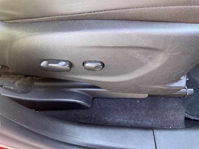 Used 2017 Buick Encore Essence FWD image 39