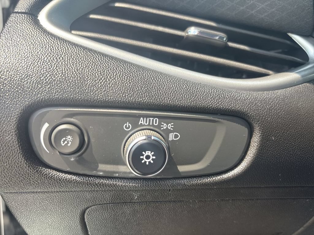 Certified 2022 Chevrolet Malibu LT FWD image 17