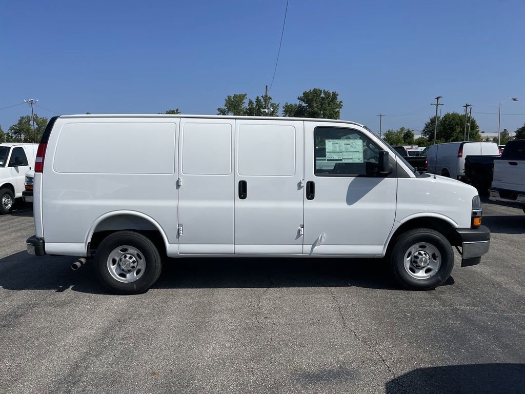 New 2025 Chevrolet Express 2500 w/ Driver Convenience Package RWD image 5