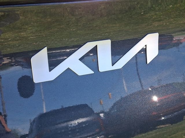 Used 2025 Kia Sportage LX image 24
