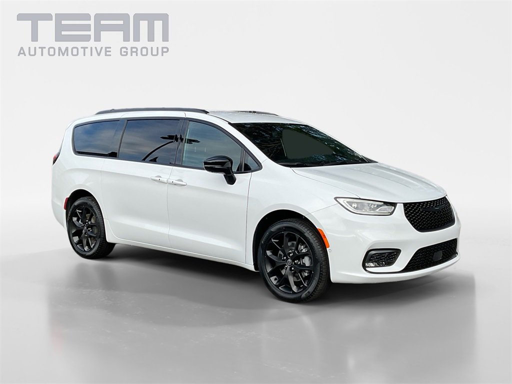 New 2026 Chrysler Pacifica Select w/ S Appearance Package image 1