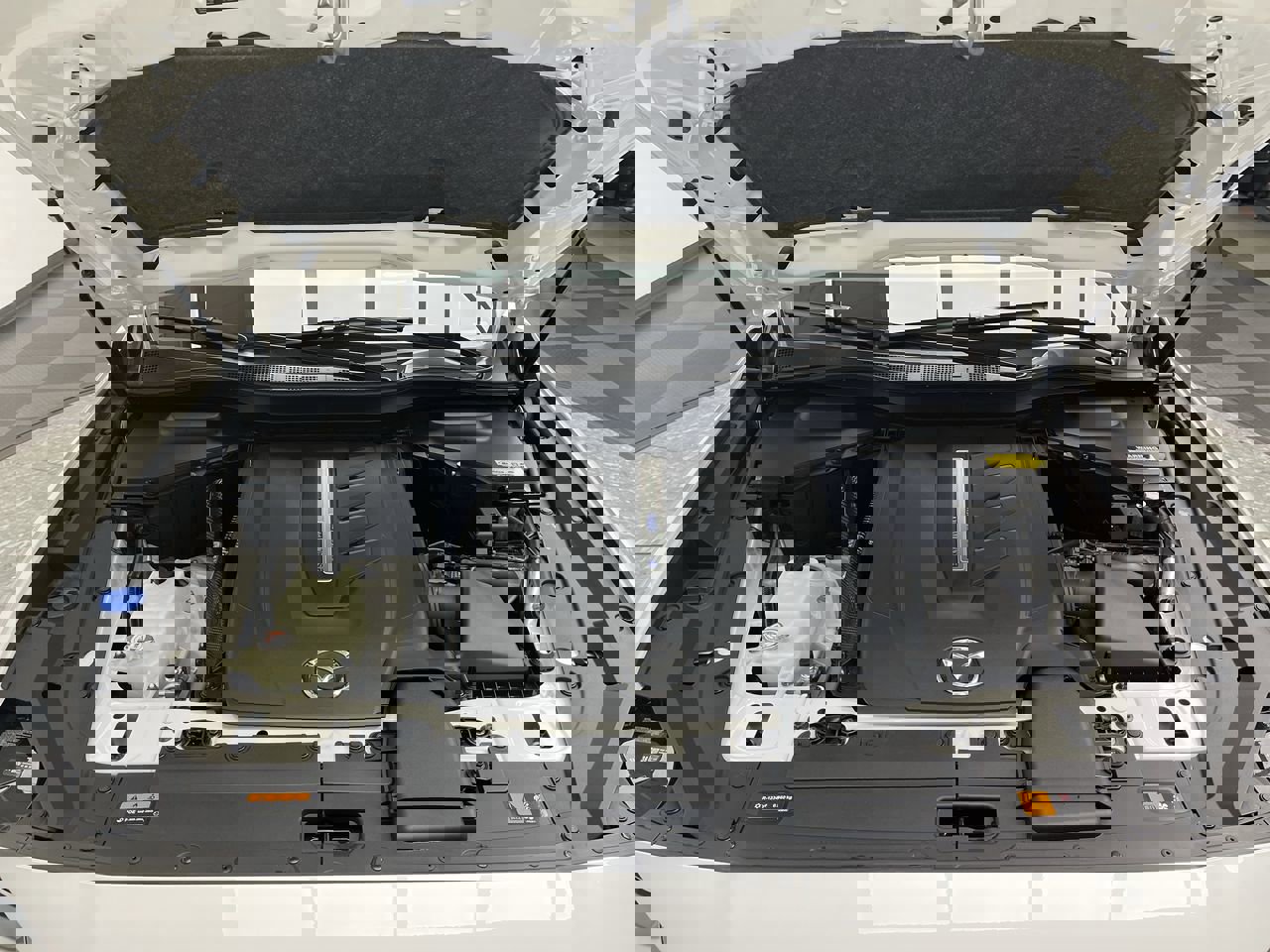 Certified 2025 MAZDA CX-90 Plug-In Hybrid w/Premium Sport image 32