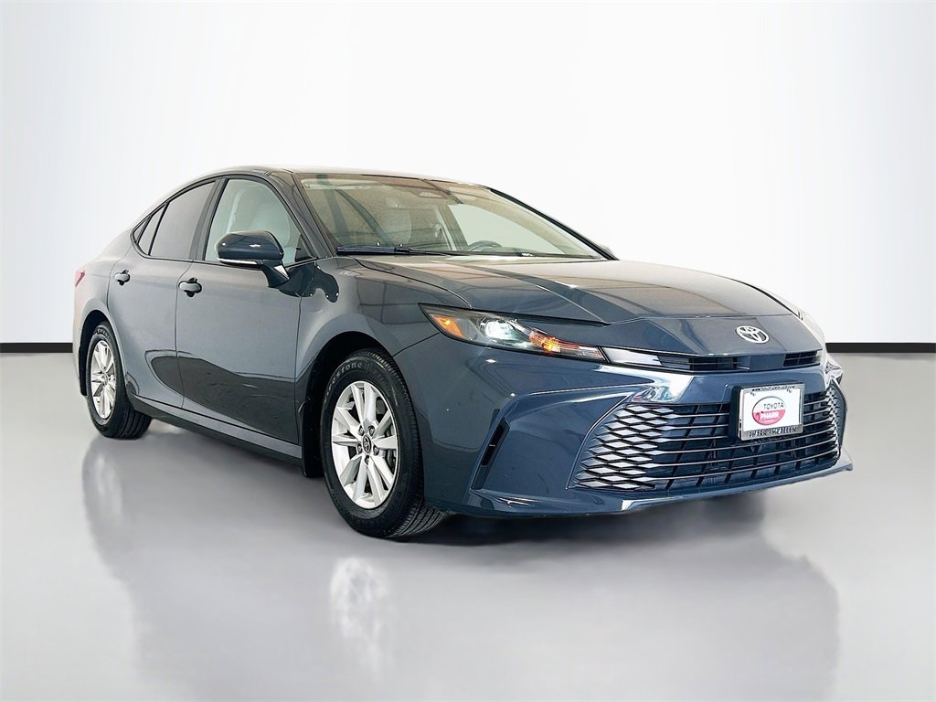 Used 2025 Toyota Camry LE w/ Convenience Package image 3