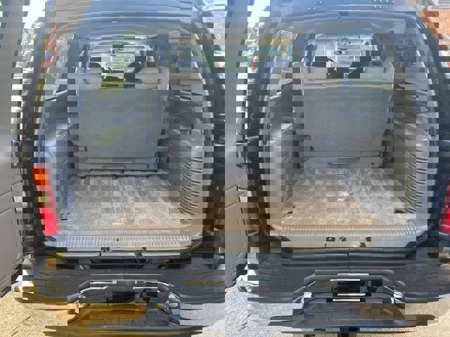 Used 2000 Chevrolet Suburban LS w/ LS Preferred Equipment Group image 8