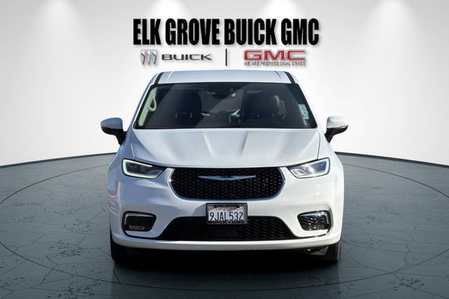 Used 2023 Chrysler Pacifica Touring-L image 9