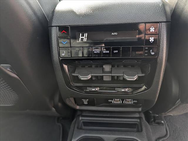 Used 2025 Jeep Grand Cherokee L Overland w/ Luxury Tech Group IV AWD/4WD image 18
