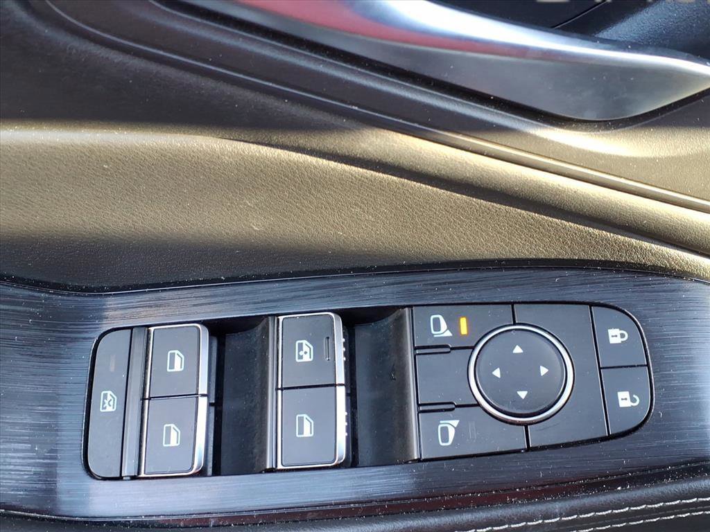 Used 2023 Nissan Rogue SL w/ SL Premium Package image 14