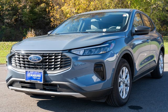 Used 2025 Ford Escape Active w/ Tech Pack #1 image 2