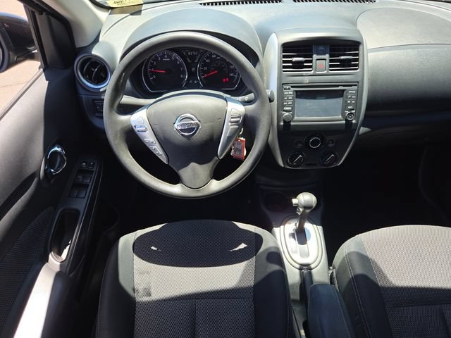 Used 2016 Nissan Versa SV w/ SV Tech Package FWD image 10