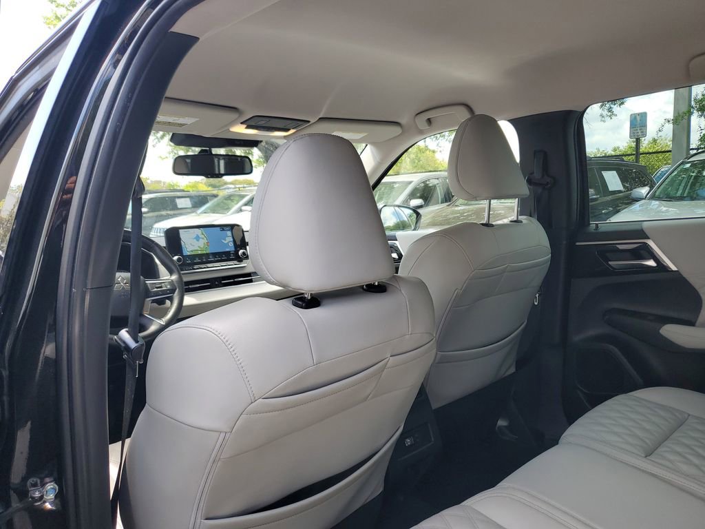 Used 2022 Mitsubishi Outlander SEL image 15