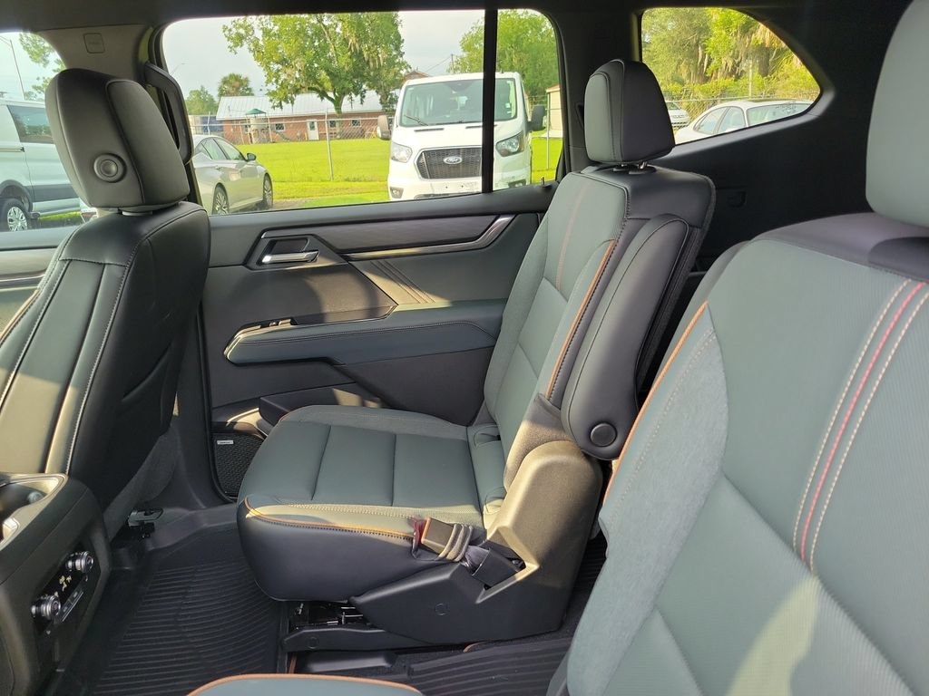Used 2026 GMC Acadia AT4 w/ Luxury Package AWD/4WD image 20
