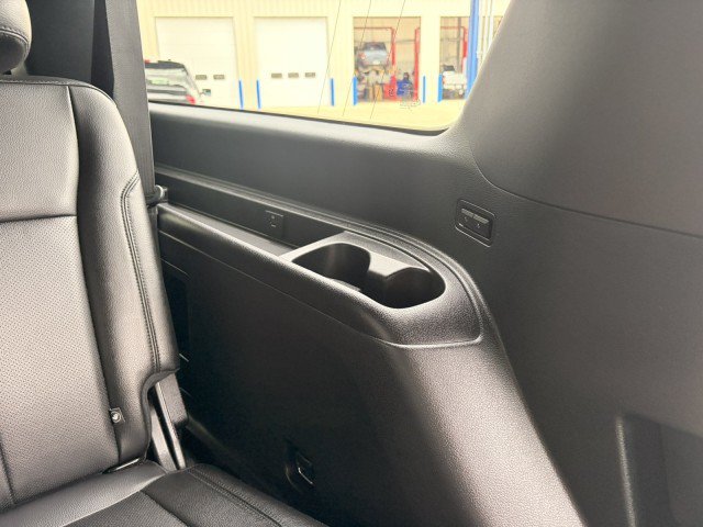 Used 2020 Ford Expedition Max XLT w/ Equipment Group 202A AWD/4WD image 24