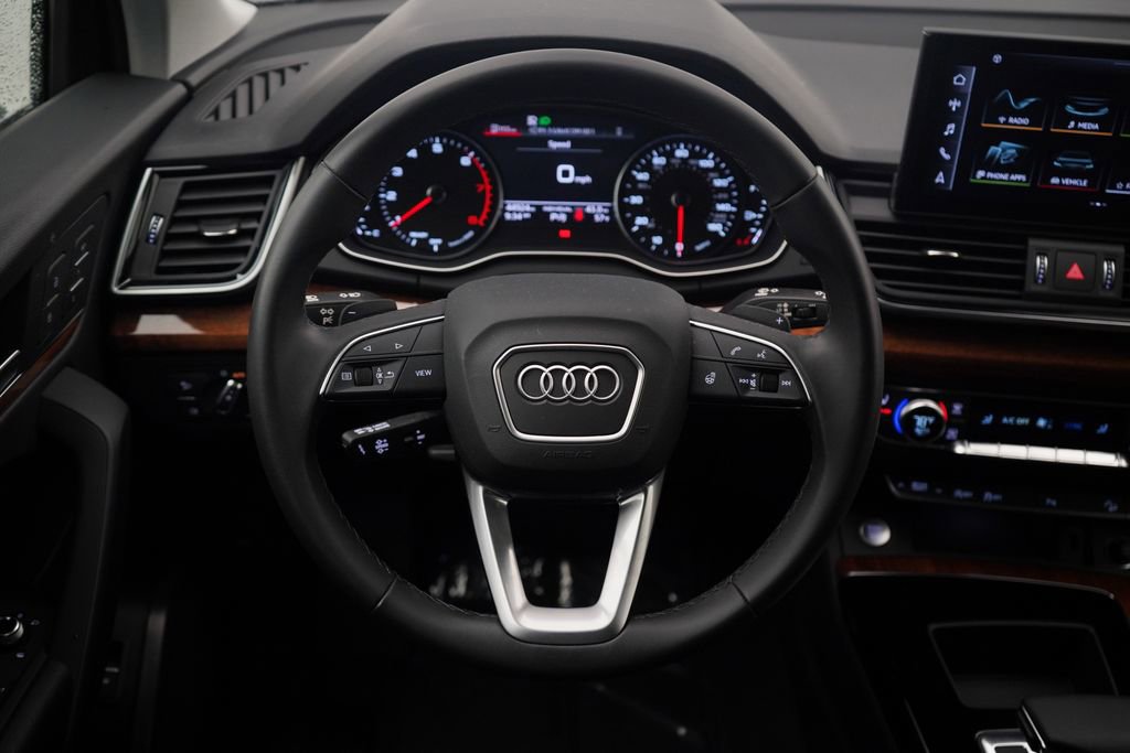 Used 2023 Audi Q5 2.0T Premium w/ Convenience Package image 9