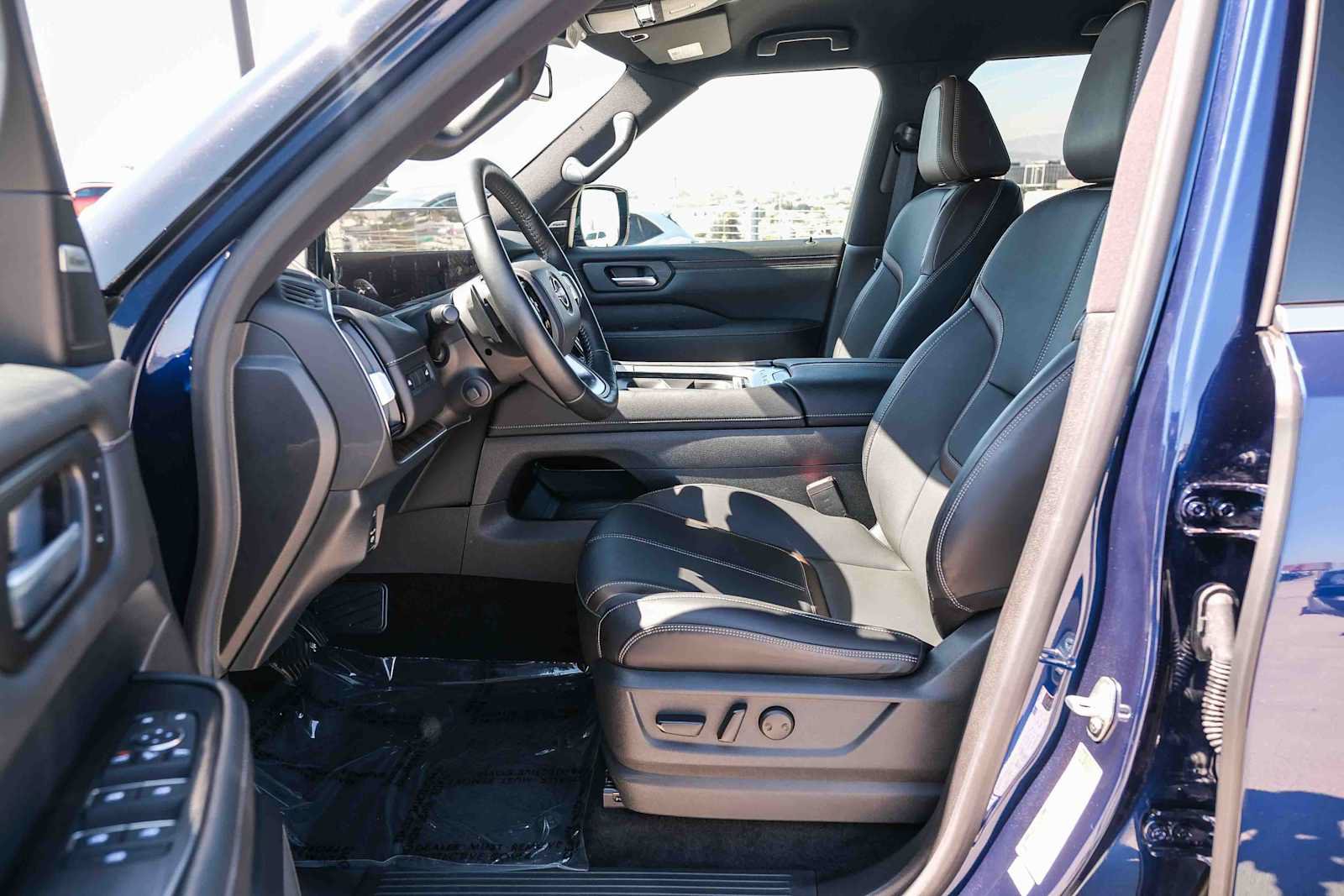 Used 2026 Nissan Armada SL RWD image 20