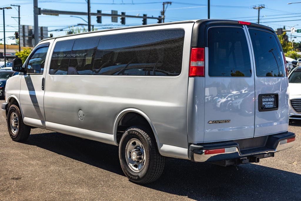 Used 2020 Chevrolet Express 3500 LT w/ LT Preferred Equipment Group RWD image 9