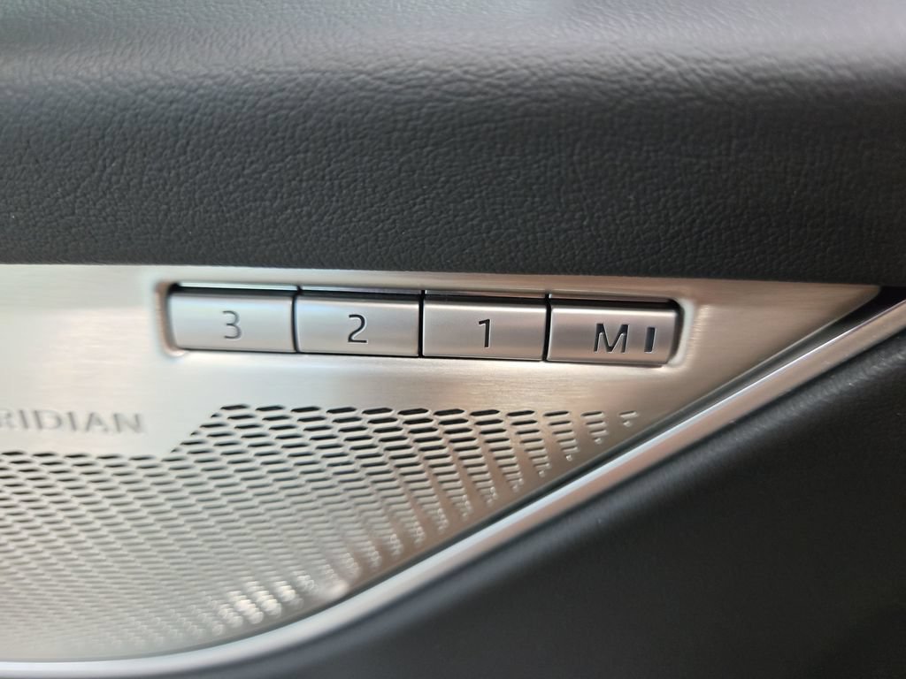 Used 2025 Jaguar F-PACE R-Dynamic S AWD/4WD image 49