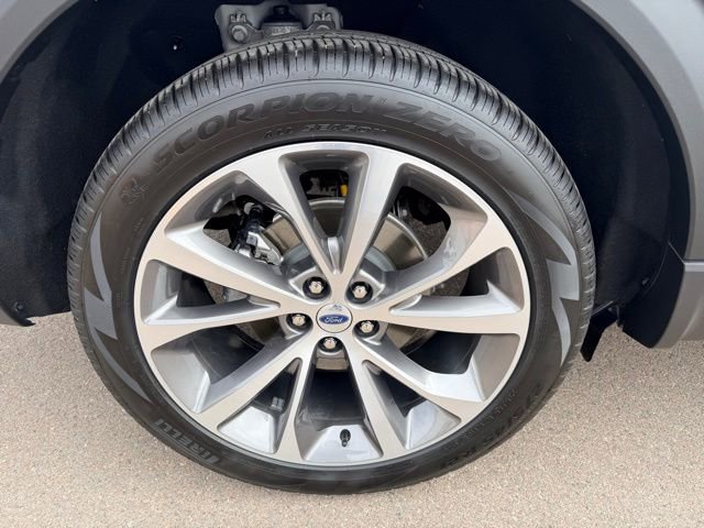 Used 2025 Ford Explorer Platinum w/ Ultimate Package image 10