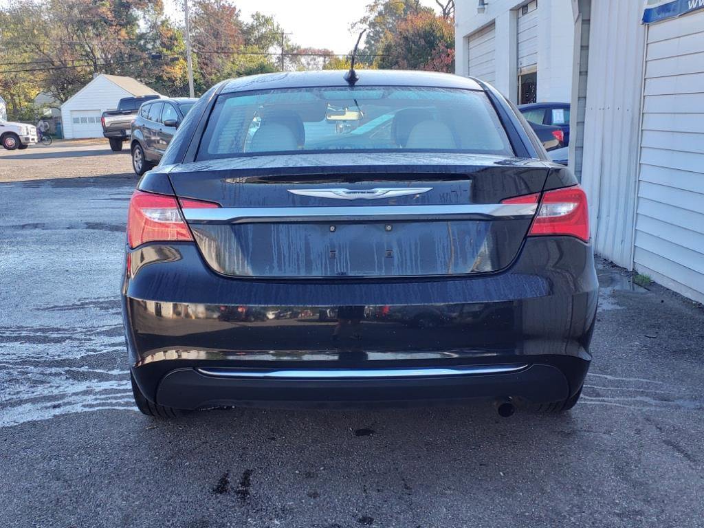 Used 2013 Chrysler 200 Touring image 4