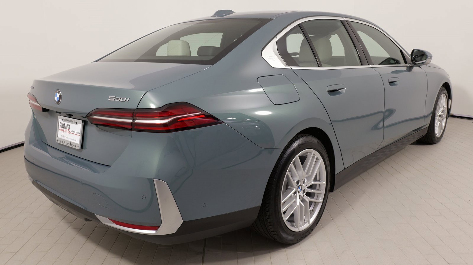 Used 2024 BMW 530i xDrive image 12