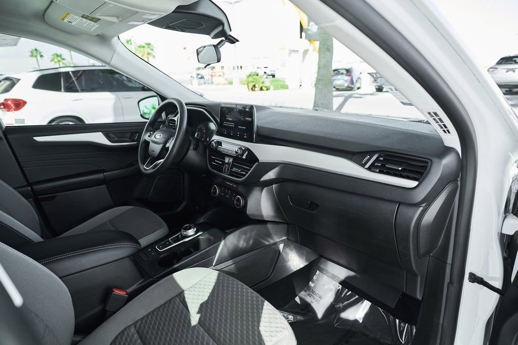 Used 2022 Ford Escape SE image 21