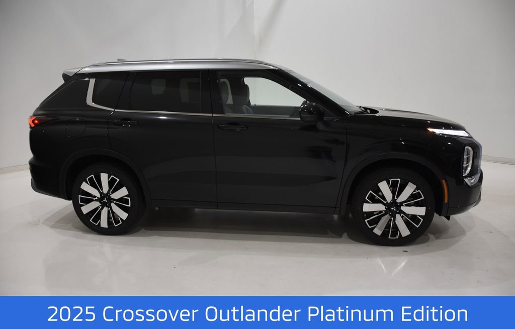 New 2025 Mitsubishi Outlander AWD image 3