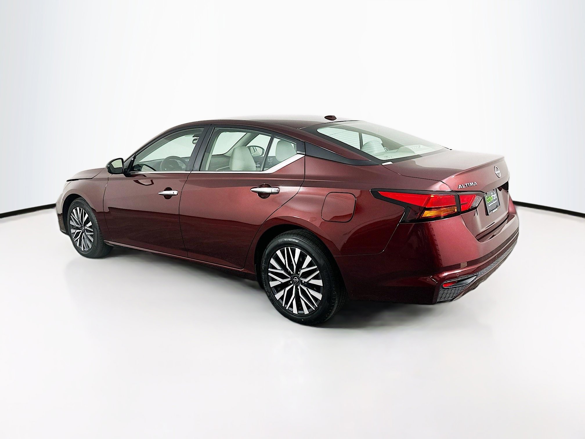 Used 2025 Nissan Altima 2.5 SV image 5