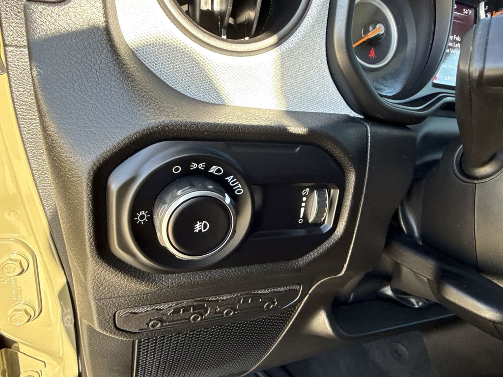 Used 2025 Jeep Wrangler Sport S image 27