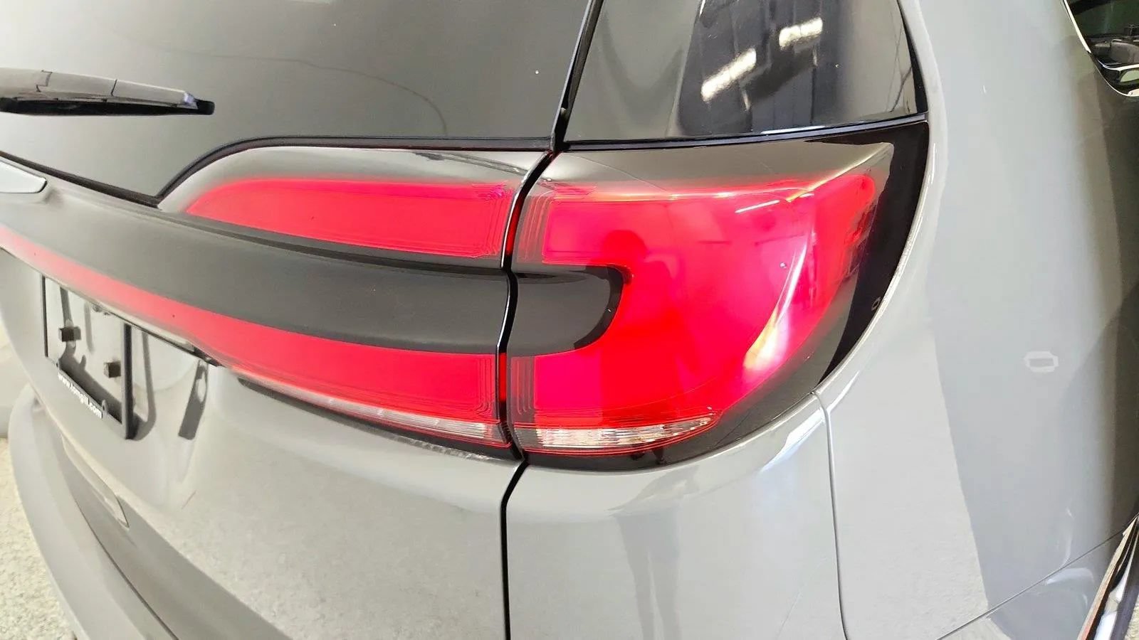 Used 2025 Chrysler Pacifica Select FWD image 33