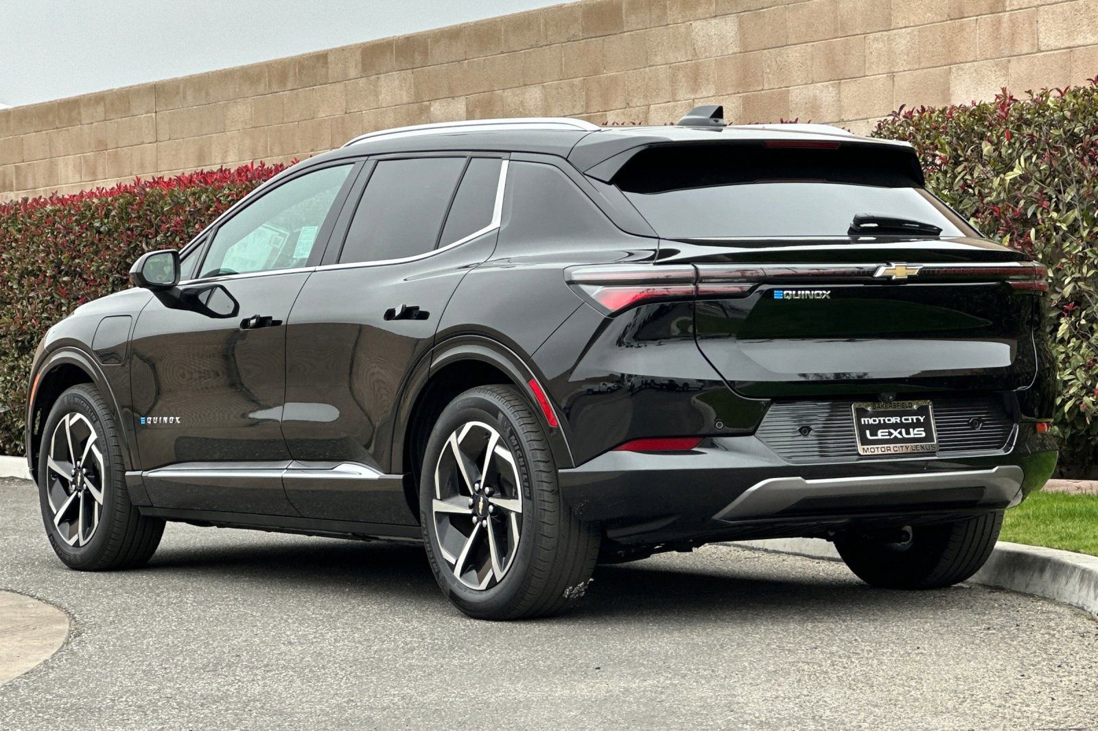 Used 2024 Chevrolet Equinox EV LT image 6