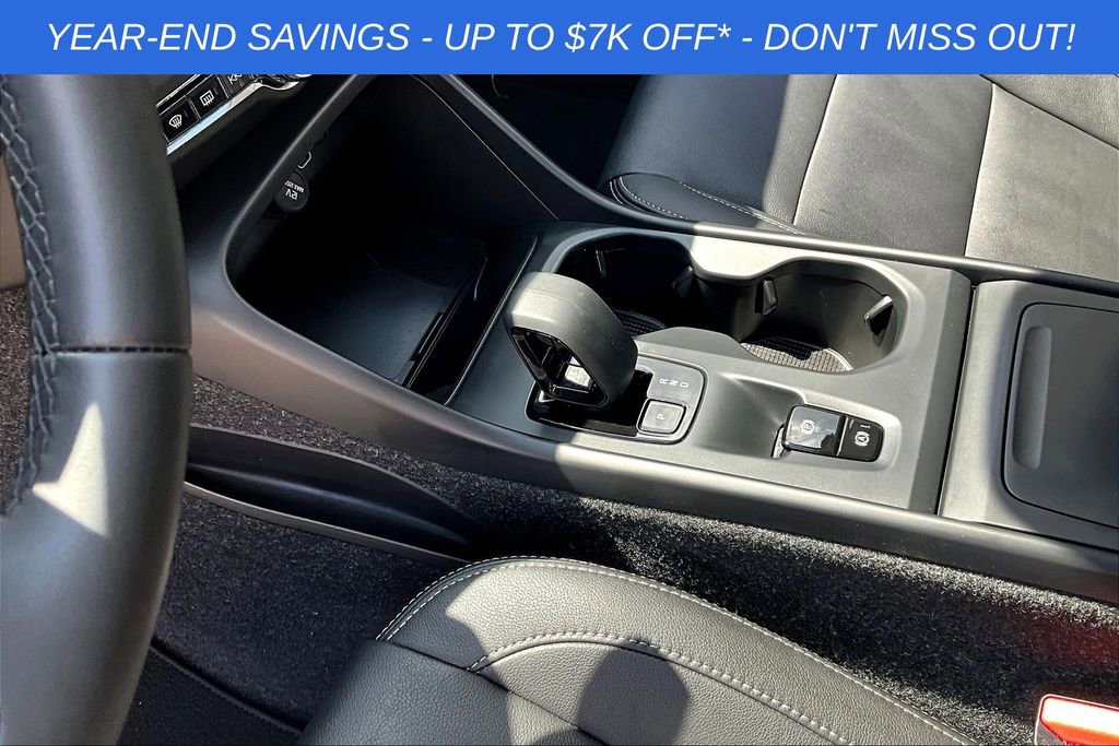 Used 2025 Volvo XC40 B5 Core w/ Protection Package Premier image 25