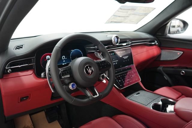 New 2025 Maserati Grecale GT image 15