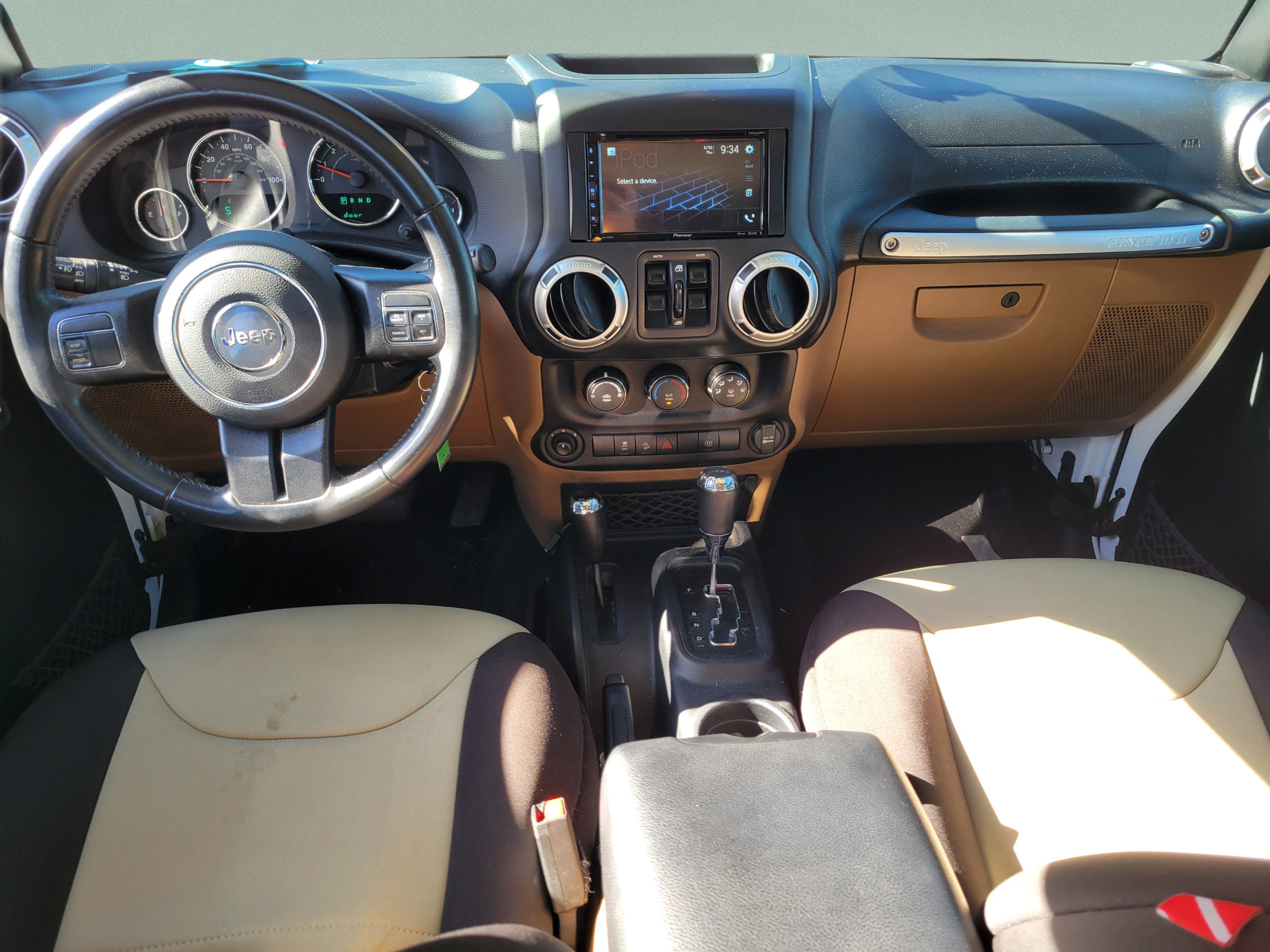 Used 2018 Jeep Wrangler Unlimited Sahara AWD/4WD image 7