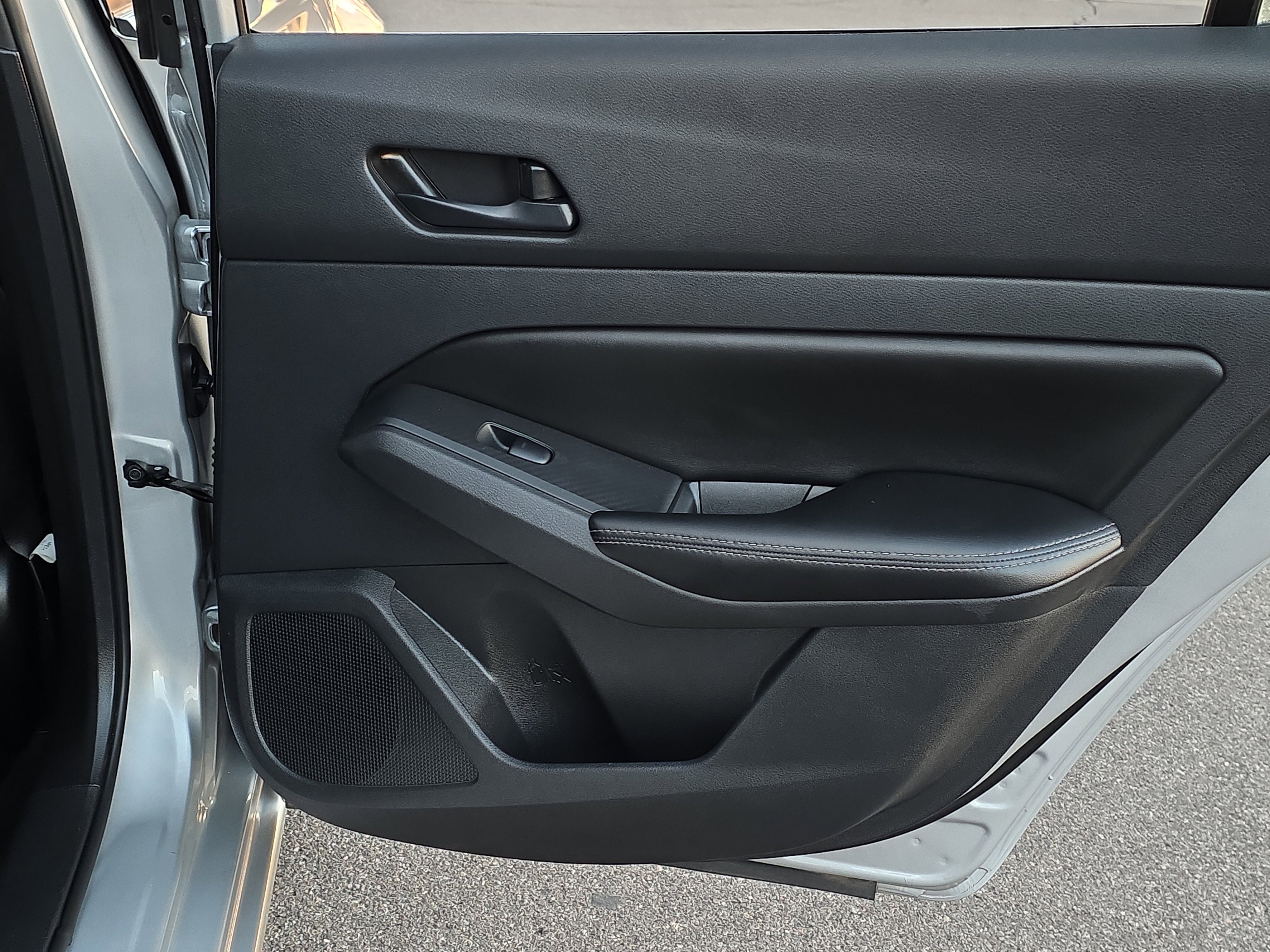 Used 2024 Nissan Altima 2.5 SV image 26