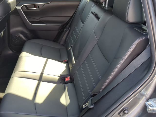 Used 2022 Toyota RAV4 XLE Premium image 17