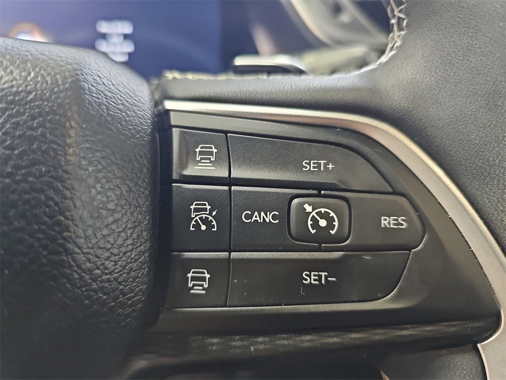 Used 2023 Jeep Grand Cherokee Altitude image 18