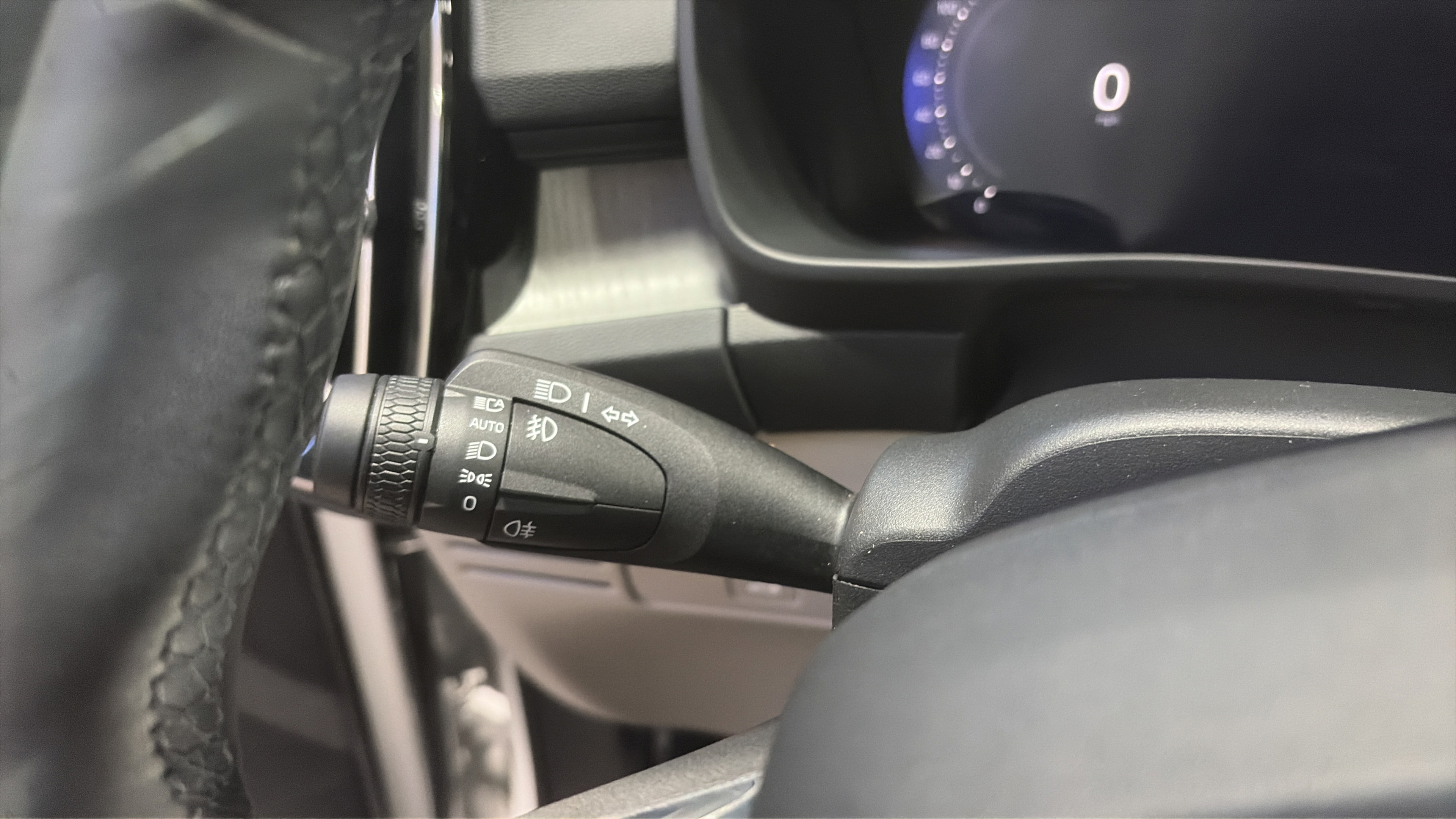 Used 2026 Volvo XC40 B5 Plus w/ Protection Package Premier AWD/4WD image 19