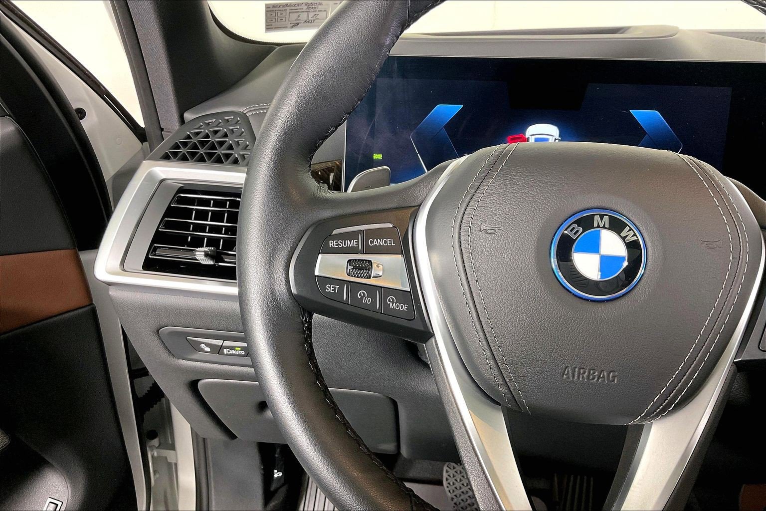 Certified 2026 BMW X5 xDrive50e w/ Executive Package AWD/4WD image 17