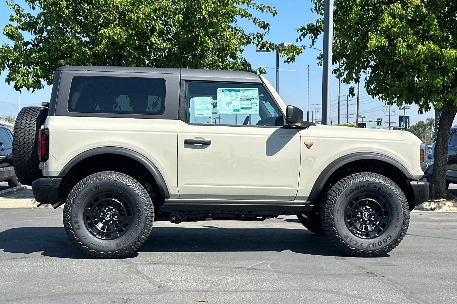 New 2026 Ford Bronco Badlands image 3