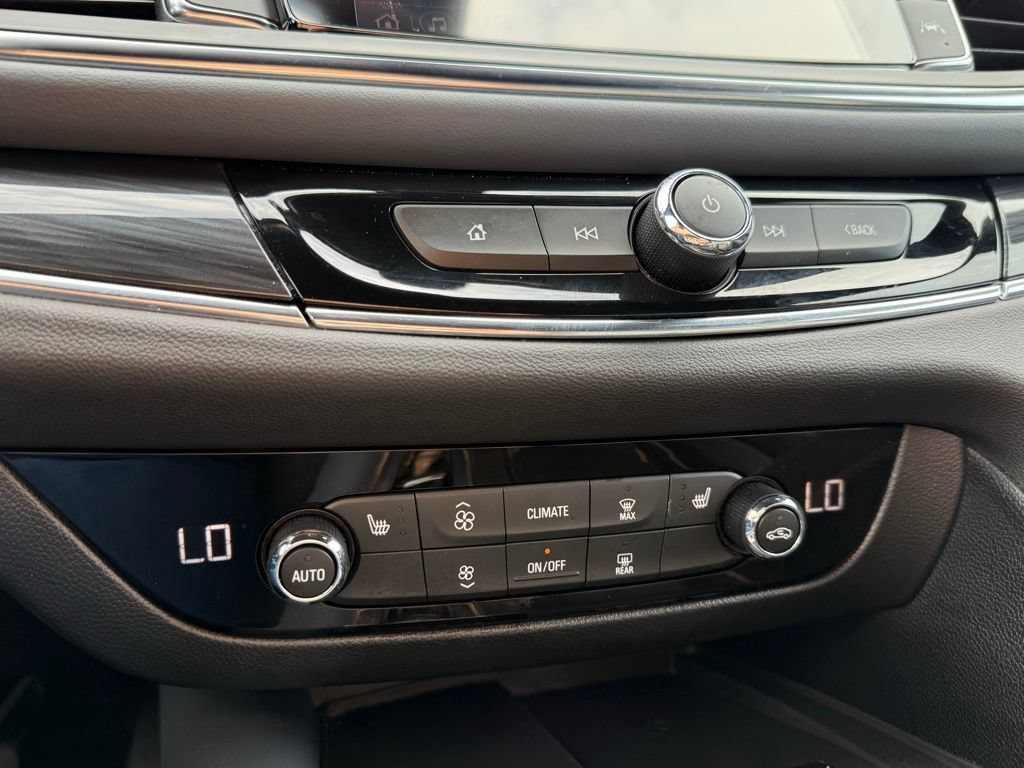 Used 2024 Buick Enclave Essence FWD image 17