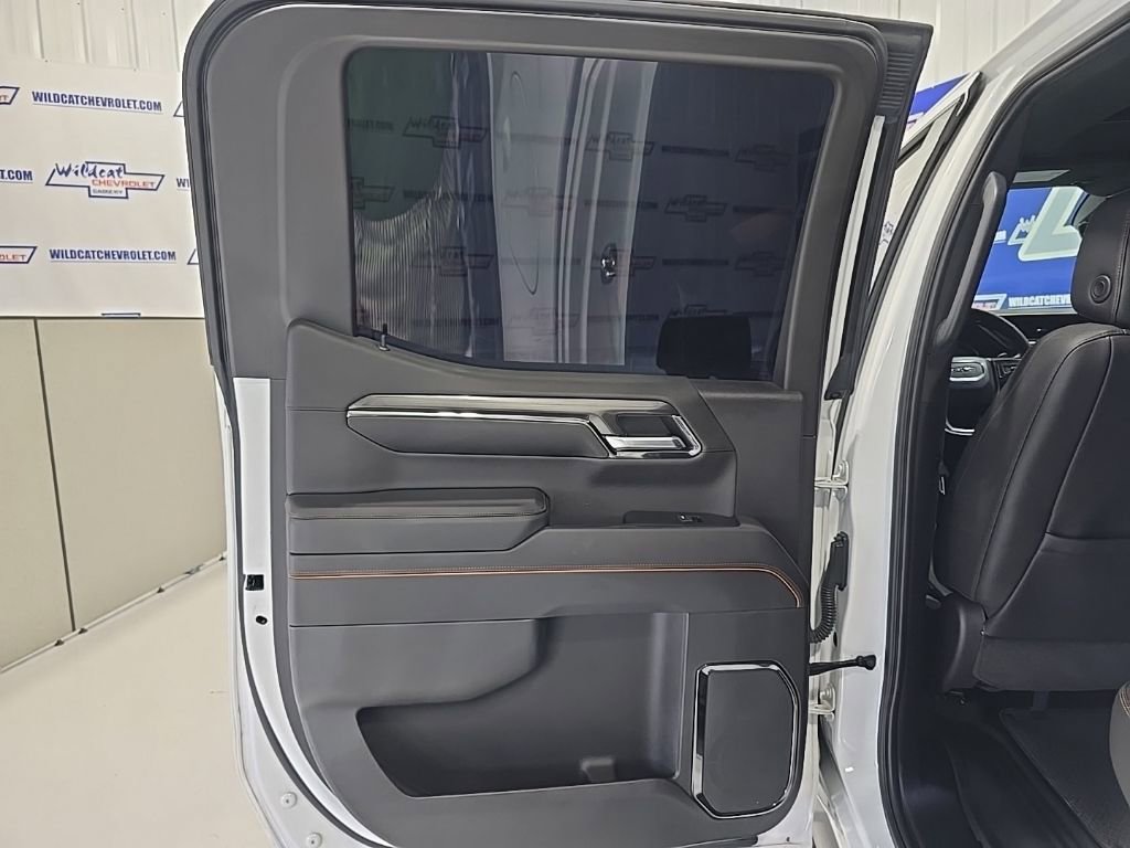 Used 2024 GMC Sierra 1500 AT4 w/ Technology Package image 19