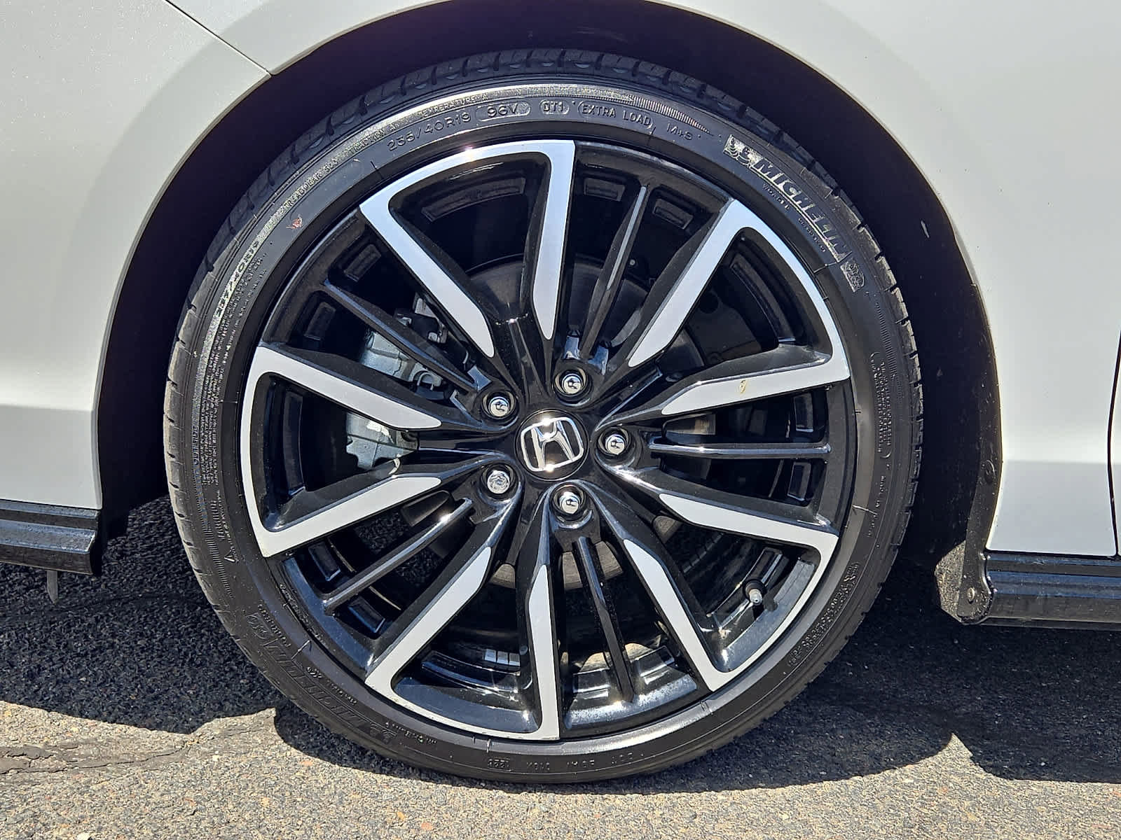 Used 2023 Honda Accord Touring image 9