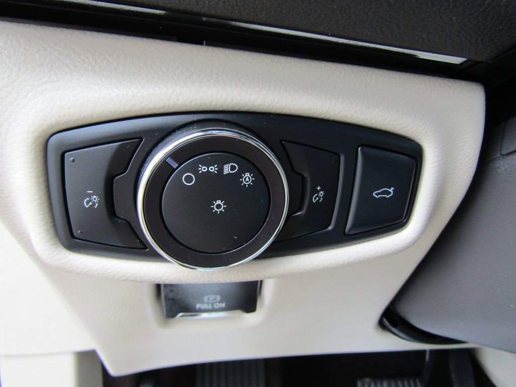 Used 2017 Lincoln MKZ Select w/ Climate Package FWD image 26