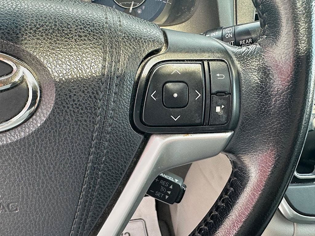 Used 2016 Toyota Sienna XLE w/ XLE Navigation Package FWD image 23