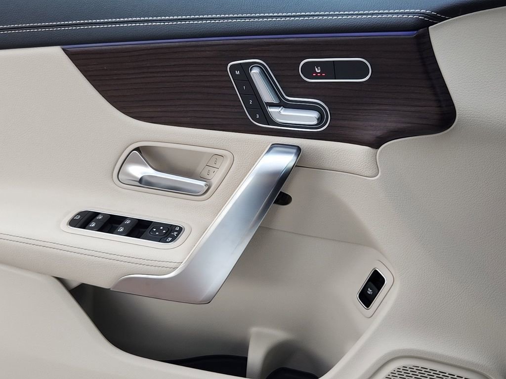 New 2025 Mercedes-Benz CLA 250 4MATIC image 7
