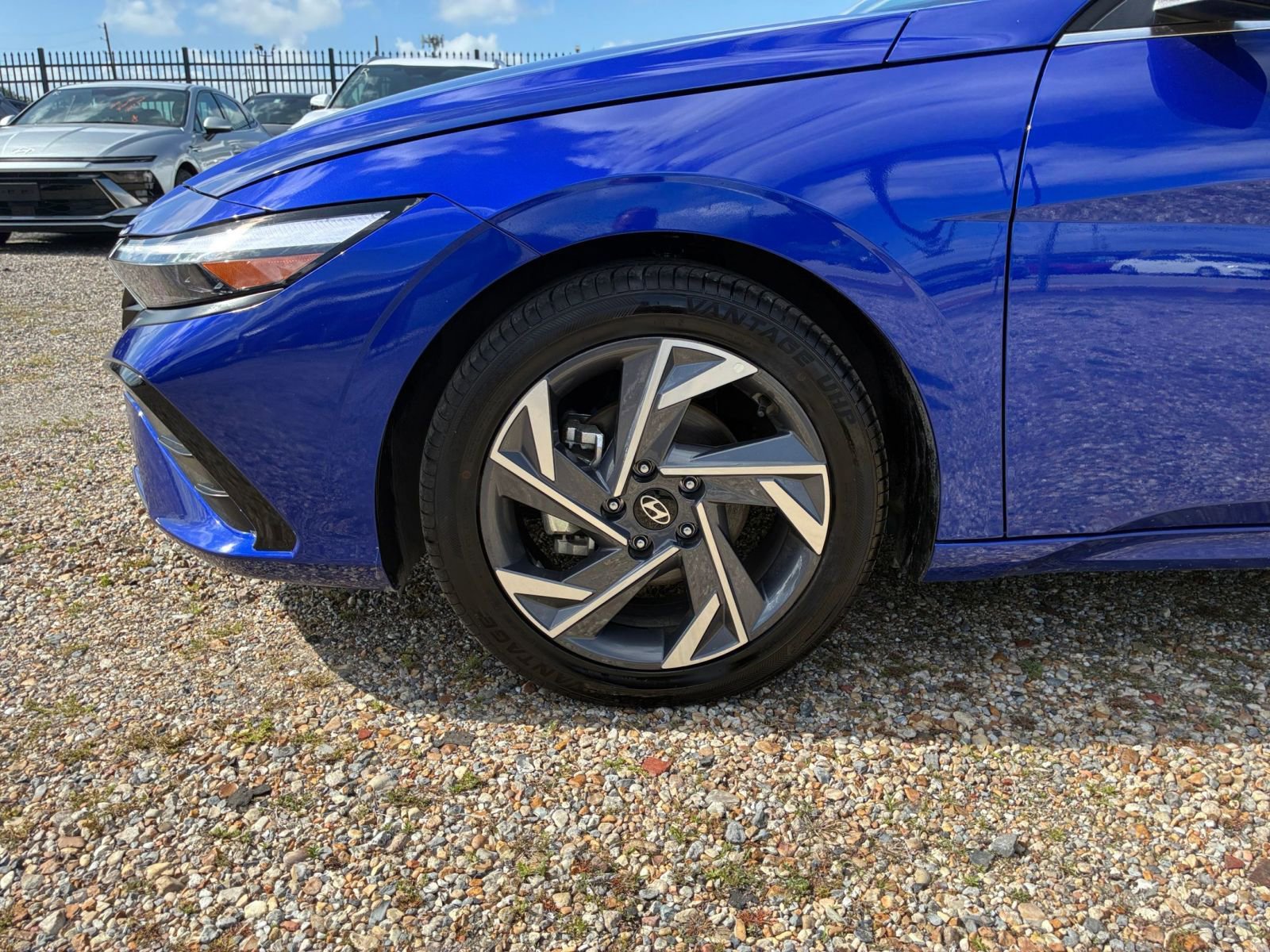 Used 2025 Hyundai Elantra SEL FWD image 23