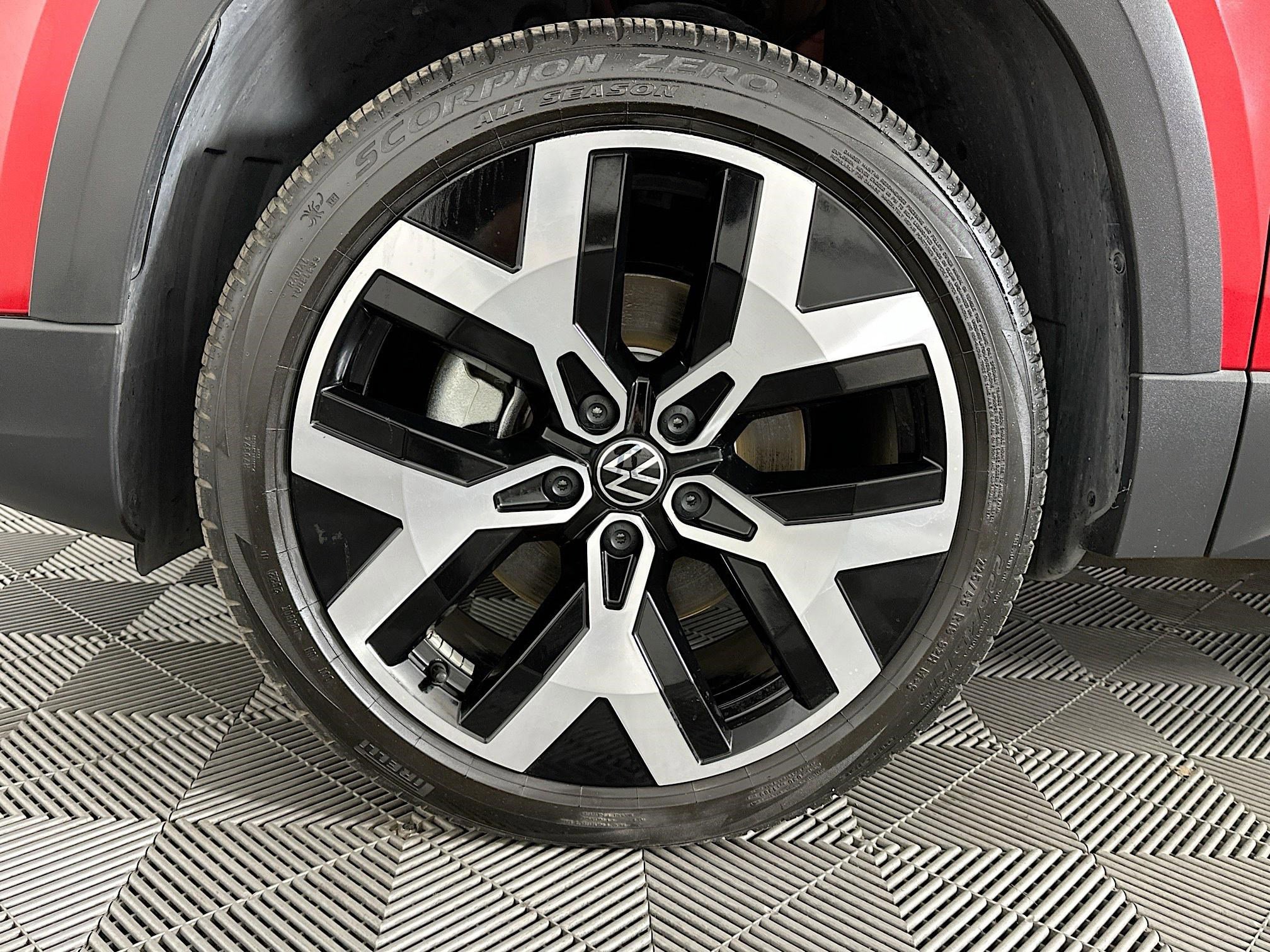 Used 2023 Volkswagen Taos SEL image 36