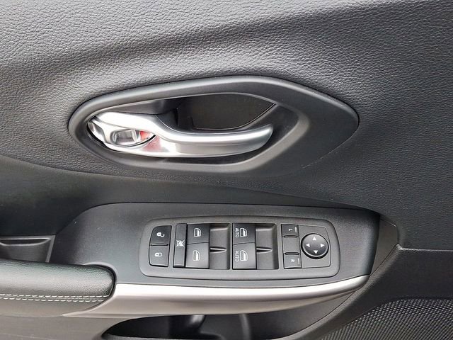 Used 2022 Jeep Cherokee Latitude Lux w/ Sun & Sound Group AWD/4WD image 10