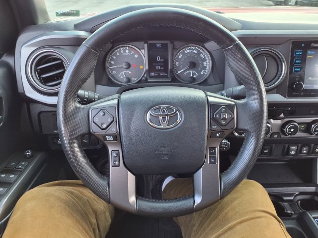 Used 2018 Toyota Tacoma TRD Off-Road AWD/4WD image 35