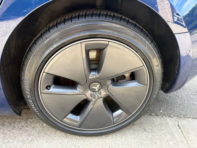 Used 2022 Tesla Model 3 Long Range AWD/4WD image 32