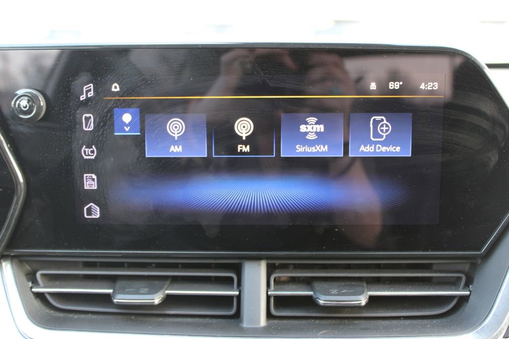 Used 2025 Chevrolet Trax LT w/ LT Convenience Package image 28